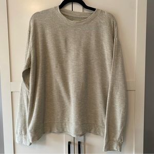 NWOT Lou & Grey lightweight crew neck sweatshirt in sage green